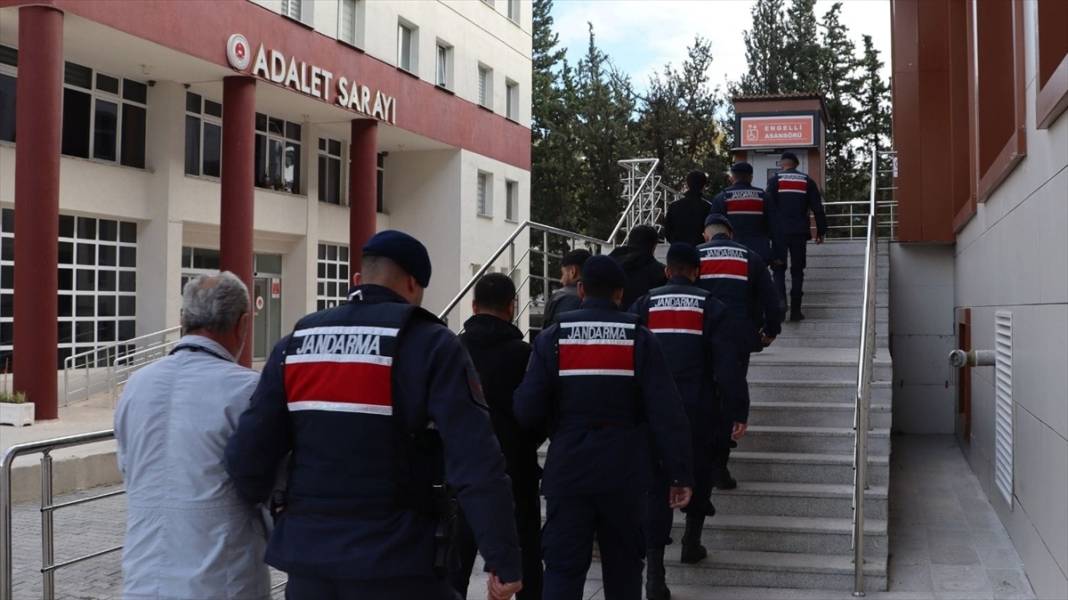 Konya dahil 8 ilde operasyon! Yediemin otoparkındaki araçları satmışlar 2